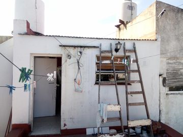 Muy buena casa municipal en tres plantas