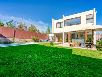 En condominio con precioso parque, Venta La Reina