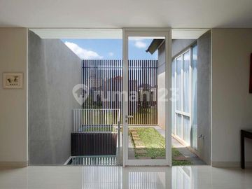 Rumah Mewah Bernuansa Villa di Pondok Hijau Golf Cluster Sapphire