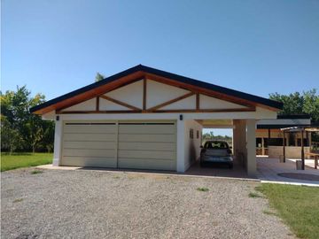 CASA QUINTA CON PARQUE DE 100 AÑOS SAN RAFAEL MENDOZA
