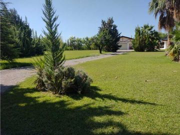 CASA QUINTA CON PARQUE DE 100 AÑOS SAN RAFAEL MENDOZA