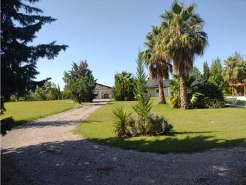 CASA QUINTA CON PARQUE DE 100 AÑOS SAN RAFAEL MENDOZA