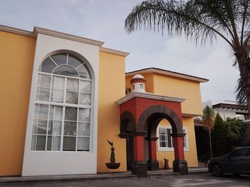 venta casa en juriquilla qro, 4 recamaras precio de oportunidad