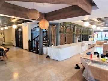 Disewakan Ruang Usaha untuk Restaurant di Kemang Jakarta Selatan Kondisi Un Furnished