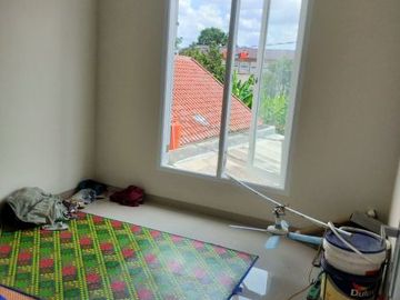 Rmh minimalis 2 lantai siap huni diTanah baru,Depok