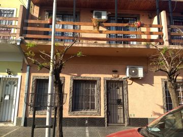EXCELENTE DUPLEX 3 AMBIENTES