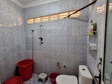 Rumah 2 Lantai Ada Kontrakan Dan Kost Di Kayumas S8598