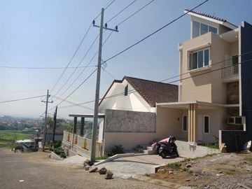 Rumah Dijual Siaphuni di Villa Bukit Sengkaling Malang