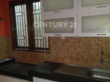 Disewakan Rumah Bagus Di Cluster Aralia, Rumah Siap Huni.