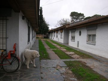 DEPARTAMENTO 3 AMBIENTES EN PH - PLANTA BAJA - ESTACIONAMIENTO - APTO A CRÉDITO - LUIS GUILLÓN