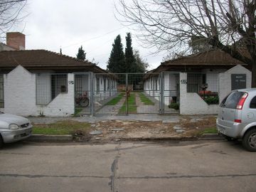 DEPARTAMENTO 3 AMBIENTES EN PH - PLANTA BAJA - ESTACIONAMIENTO - APTO A CRÉDITO - LUIS GUILLÓN