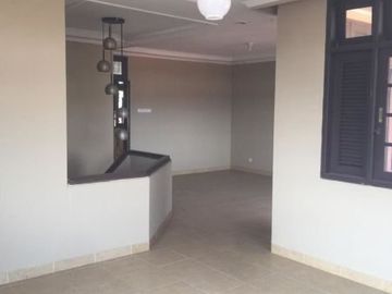Rumah 2 Lantai, Asri, Nyaman & Tenang di Mega Cinere