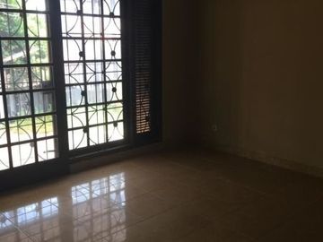 Rumah 2 Lantai, Asri, Nyaman & Tenang di Mega Cinere