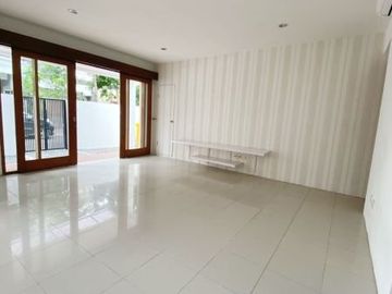 Dijual Rumah lokasi strategis di Jl. Percetakan Negara - Jakarta Pusat