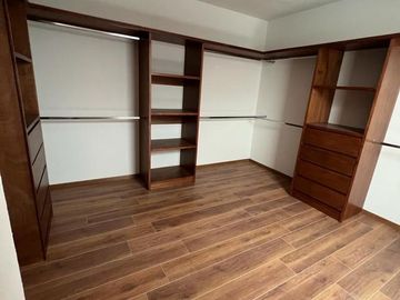CASA EN VENTA EN MONTERRA PONIENTE! SLP