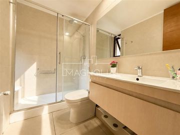 Departamento en arriendo de 2 dorm. en Lo Barnechea