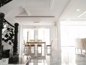 DIJUAL RUMAH MEWAH KLASIK MODERN 3 LANTAI SWIMMING POOL TANJUNG MAS JAGAKARSA JAKARTA SELATAN