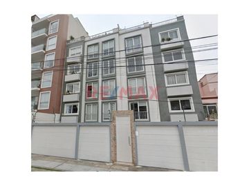 Alquilo Exclusivo Departamento Dúplex de 3 DORMITORIOS ubicado en QUINTO PISO con vista lateral al Lima Cricket, muy bien iluminado, ventilado y con e