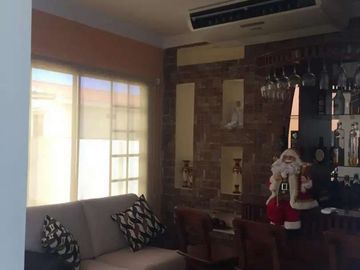 Rento casa grande en Manta Beach
