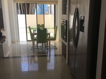 Rento casa grande en Manta Beach