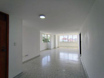 apartamento en arriendo/venta en el tabor. Cod V105237