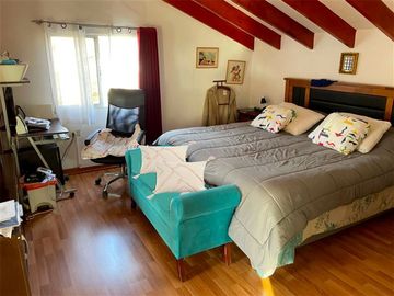 Casa en Venta en Casa 2 pisos 4 dormitorios 3 baños, 130 m2, Jardín del Este, La Florida