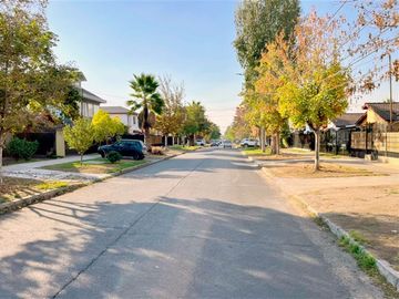 Casa en Venta en Casa 2 pisos 4 dormitorios 3 baños, 130 m2, Jardín del Este, La Florida
