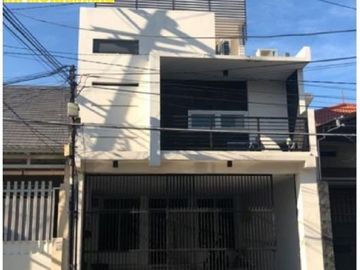Rumah 3 lt di Darmo Permai Utara *LL