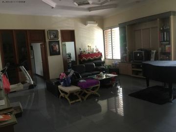 Rumah Manyar Kertoadi, Dekat Merr, Bca, Galaxy Mall, Strategis Bagus