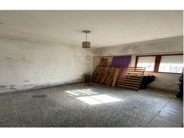 casa sobre calle 520 con salida 520 bis entre 513 y 515