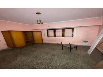 casa sobre calle 520 con salida 520 bis entre 513 y 515