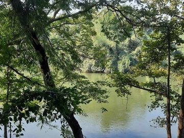 GORGEOUS 5 BED / 5 BATH HOME WITH 155 METERS OF RIVERSIDE JUST 15 KM FROM DOWNTOWN KANCHANABURI!!!