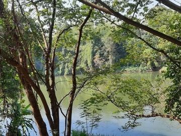 GORGEOUS 5 BED / 5 BATH HOME WITH 155 METERS OF RIVERSIDE JUST 15 KM FROM DOWNTOWN KANCHANABURI!!!