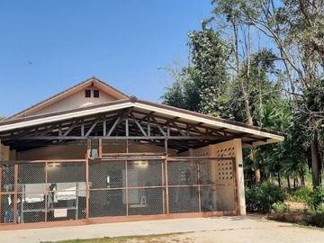 GORGEOUS 5 BED / 5 BATH HOME WITH 155 METERS OF RIVERSIDE JUST 15 KM FROM DOWNTOWN KANCHANABURI!!!