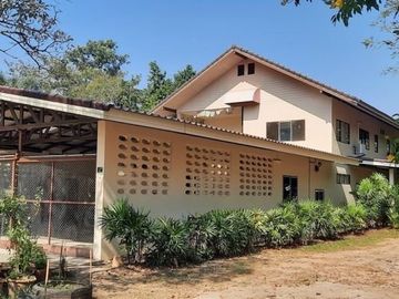 GORGEOUS 5 BED / 5 BATH HOME WITH 155 METERS OF RIVERSIDE JUST 15 KM FROM DOWNTOWN KANCHANABURI!!!