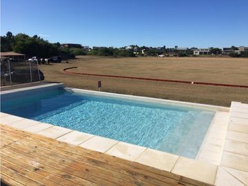 CASA EN VENTA EN COSTA ESMERALDA - ECUESTRE 301