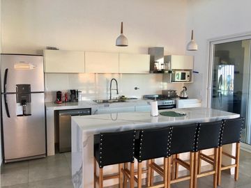 CASA EN VENTA EN COSTA ESMERALDA - ECUESTRE 301
