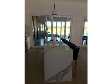 CASA EN VENTA EN COSTA ESMERALDA - ECUESTRE 301