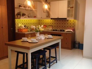 Beautiful Townhouse Fully Furnished in a Cluster Lebak Bulus