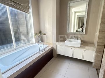 Dijual rumah vila luxury graha natura full furnished