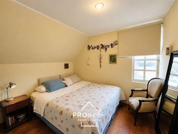 5 dormitorios, quincho y piscina en San Carlos Apoquindo