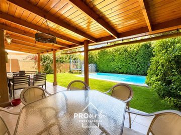 5 dormitorios, quincho y piscina en San Carlos Apoquindo
