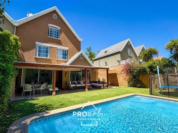5 dormitorios, quincho y piscina en San Carlos Apoquindo