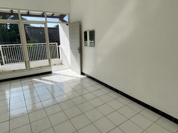 Rumah Waru Makarya Binangun Dkt UK Petra TOL Rungkut Industri