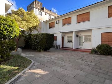 Casa tipo Dúplex de 4 AMBIENTES en venta