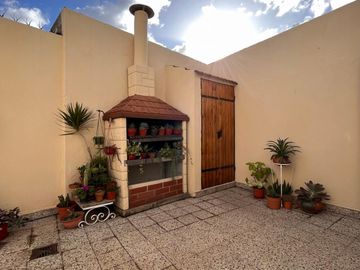 Casa tipo Dúplex de 4 AMBIENTES en venta