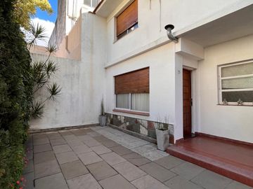 Casa tipo Dúplex de 4 AMBIENTES en venta