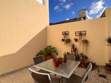 Casa tipo Dúplex de 4 AMBIENTES en venta