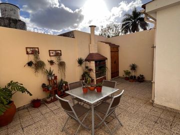 Casa tipo Dúplex de 4 AMBIENTES en venta