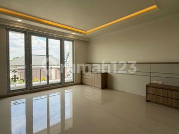 Dijual Rumah Mewah di Alam Sutera Semi Furnished